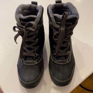 Kodiak women’s snow boots size 9